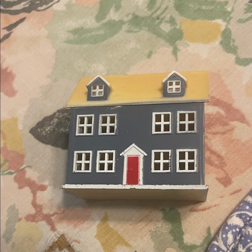 Vintage Charming Miniature Dollhouse front